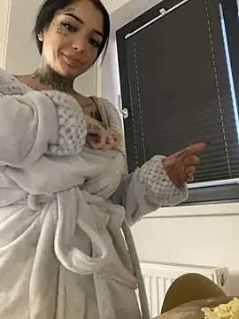 CreamyInkky  online show from 01.19.25