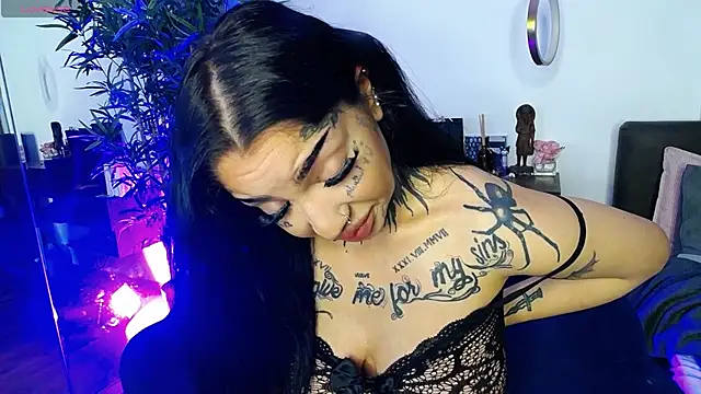 Snapshot of CreamyInkky_ chatting on 03.22.26 CreamyInkky online show from 03.22.26