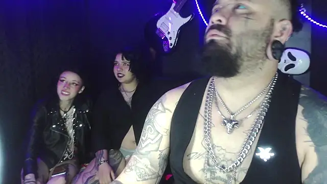 darkclothes online show from 10.29.25