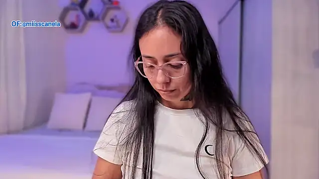 Aleja24Evans online show from 10.21.25