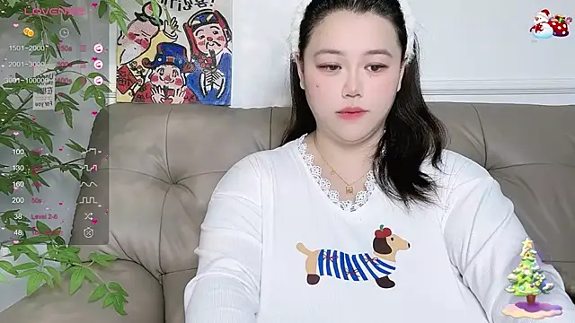 Snapshot of 520-vivo chatting on 02.13.25 520-vivo online show from 02.13.25