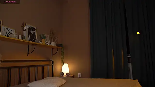 Snapshot of FairyFlutter chatting on 01.16.25 FairyFlutter online show from 01.16.25