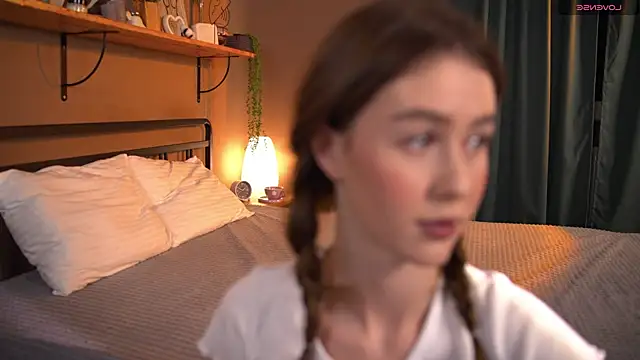 Snapshot of FairyFlutter chatting on 01.22.25 FairyFlutter online show from 01.22.25