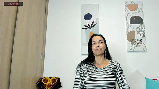 Evawalker  online show from 02.26.25