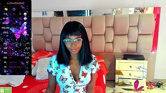 Snapshot of ZaraMartinez chatting on 02.22.25 ZaraMartinez online show from 02.22.25