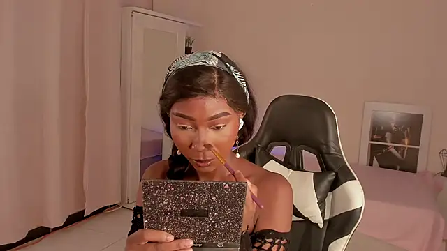 SavannahWildee online show from 12.10.24