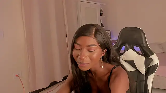 SavannahWildee online show from 12.13.24