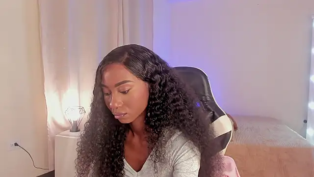 SavannahWildee online show from 01.12.25