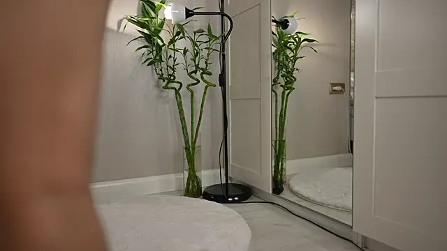 Snapshot of ValerieHill chatting on 01.13.25 ValerieHill online show from 01.13.25