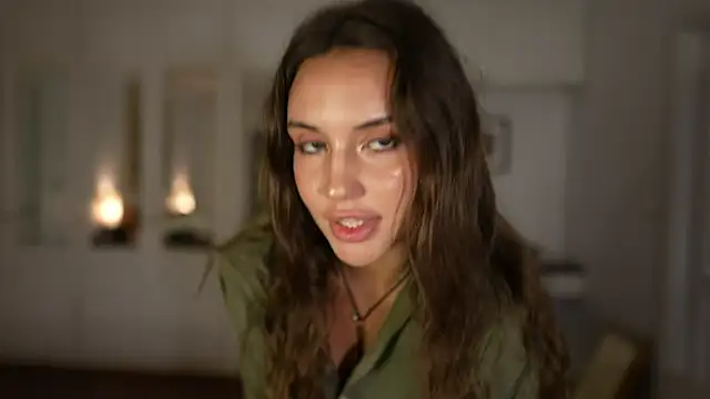 Snapshot of ValerieHill chatting on 10.11.25 ValerieHill online show from 10.11.25