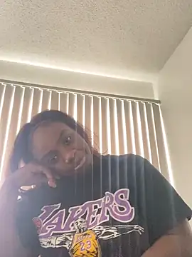 Snapshot of LillShayy chatting on 09.25.25 LillShayy online show from 09.25.25