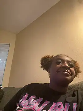 Snapshot of LillShayy chatting on 04.24.26 LillShayy online show from 04.24.26