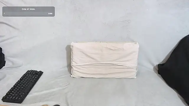 Snapshot of qustci-couple chatting on 03.13.25 qustci-couple online show from 03.13.25