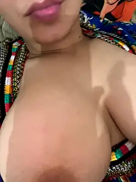 Snapshot of mohra30 chatting on 10.02.25 mohra30 online show from 10.02.25