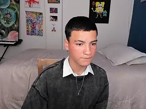 Snapshot of sweet_boys_xx chatting on 12.21.24 sweet boys xx online show from 12.21.24