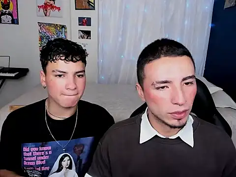 Snapshot of sweet_boys_xx chatting on 03.10.25 sweet boys xx online show from 03.10.25