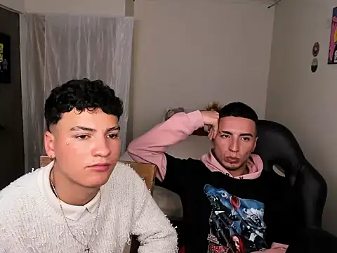 Snapshot of sweet_boys_xx chatting on 03.12.25 sweet boys xx online show from 03.12.25