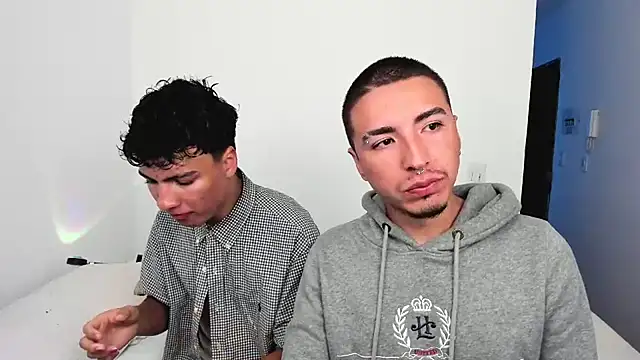 Snapshot of sweet_boys_xx chatting on 10.24.25 sweet boys xx online show from 10.24.25