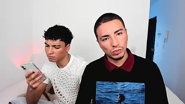 Snapshot of sweet_boys_xx chatting on 10.27.25 sweet boys xx online show from 10.27.25