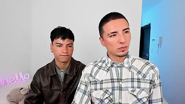 Snapshot of sweet_boys_xx chatting on 11.19.25 sweet boys xx online show from 11.19.25