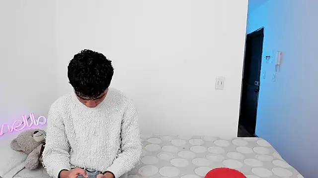 Snapshot of sweet_boys_xx chatting on 11.20.25 sweet boys xx online show from 11.20.25