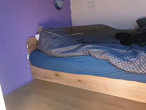 eblata04 online show from 03.20.25