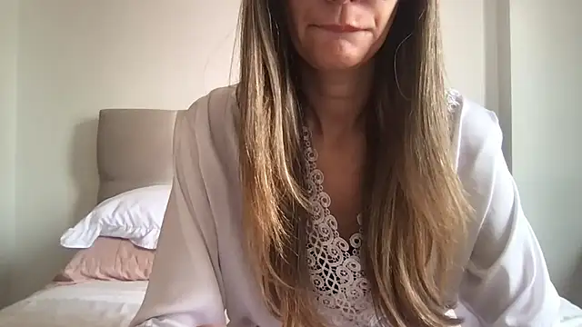 paolajonez online show from 01.14.25