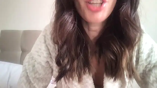 paolajonez online show from 09.19.25