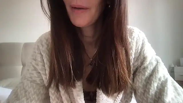 paolajonez online show from 10.15.25