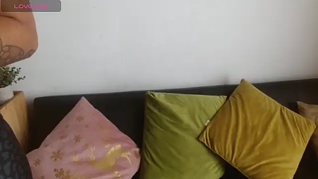 helenacyruss online show from 03.21.25