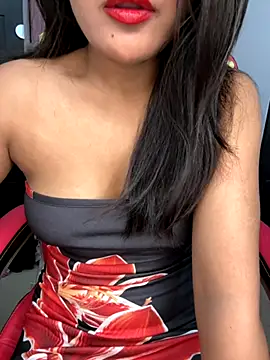 LeisyXO online show from 10.10.25