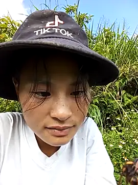 Snapshot of trieungoclnt chatting on 10.08.25 trieungoclnt online show from 10.08.25