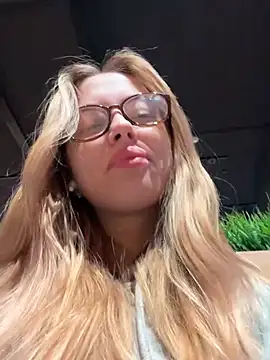 Snapshot of enjoy_my_beauty chatting on 02.08.26 enjoy my beauty online show from 02.08.26