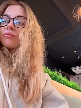 Snapshot of enjoy_my_beauty chatting on 02.13.26 enjoy my beauty online show from 02.13.26