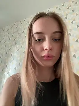 Snapshot of enjoy_my_beauty chatting on 02.21.26 enjoy my beauty online show from 02.21.26