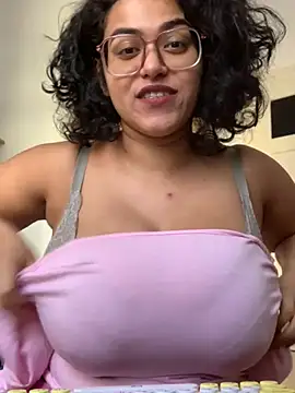 Curvydesifromgermany online show from 02.19.25