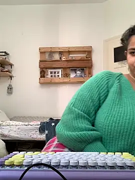 Curvydesifromgermany online show from 09.15.25