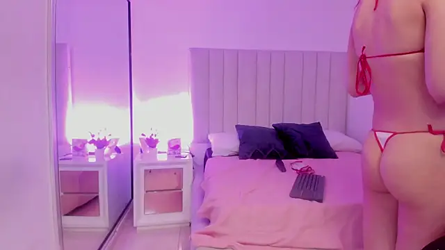 Laura Dicardy online show from 03.08.25