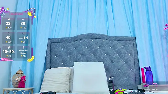 Snapshot of AuraRoss chatting on 09.10.25 AuraRoss online show from 09.10.25