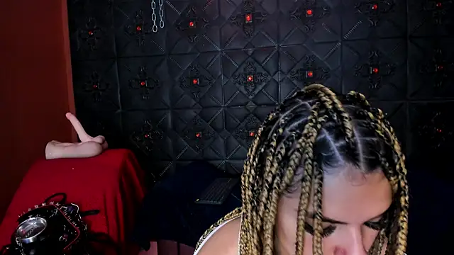 annavi  online show from 10.11.25