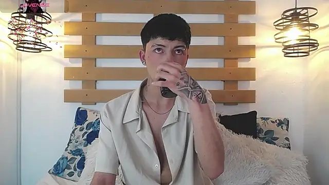 Steev Novoa online show from 02.06.25