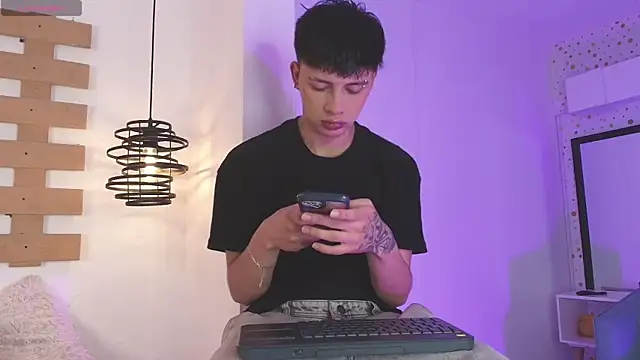 Steev Novoa online show from 03.19.25