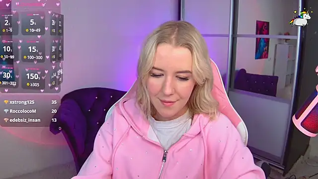 Snapshot of Selenatrend chatting on 12.15.24 Selenatrend online show from 12.15.24