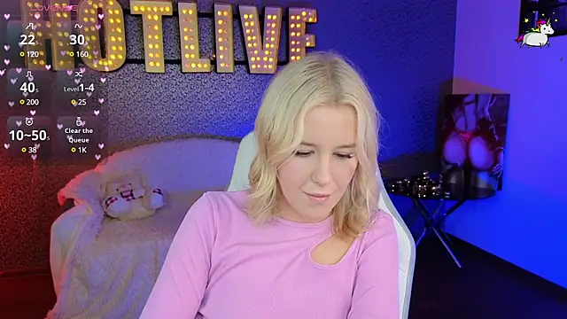 Snapshot of Selenatrend chatting on 01.25.25 Selenatrend online show from 01.25.25