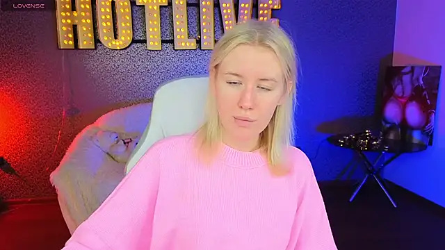 Snapshot of Selenatrend chatting on 02.08.25 Selenatrend online show from 02.08.25