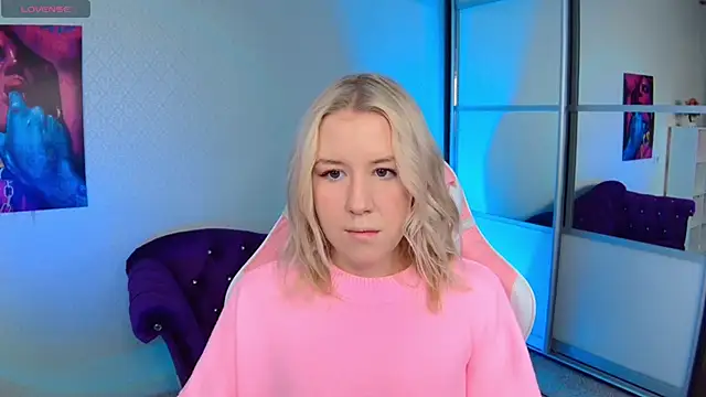 Snapshot of Selenatrend chatting on 02.19.25 Selenatrend online show from 02.19.25