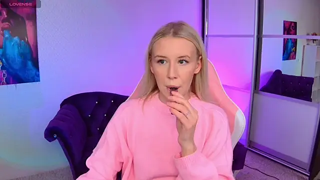 Snapshot of Selenatrend chatting on 02.20.25 Selenatrend online show from 02.20.25