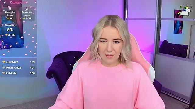 Snapshot of Selenatrend chatting on 02.26.25 Selenatrend online show from 02.26.25