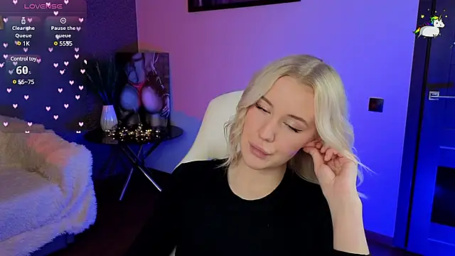 Snapshot of Selenatrend chatting on 03.15.25 Selenatrend online show from 03.15.25