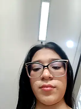 -VICKKY online show from 02.26.25